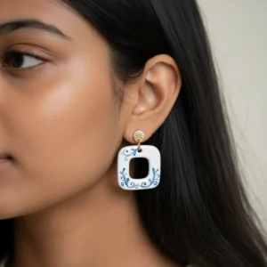 orecchini-earrings-grottega-laterza-puglia-ceramic-quadrato-bianco-blu